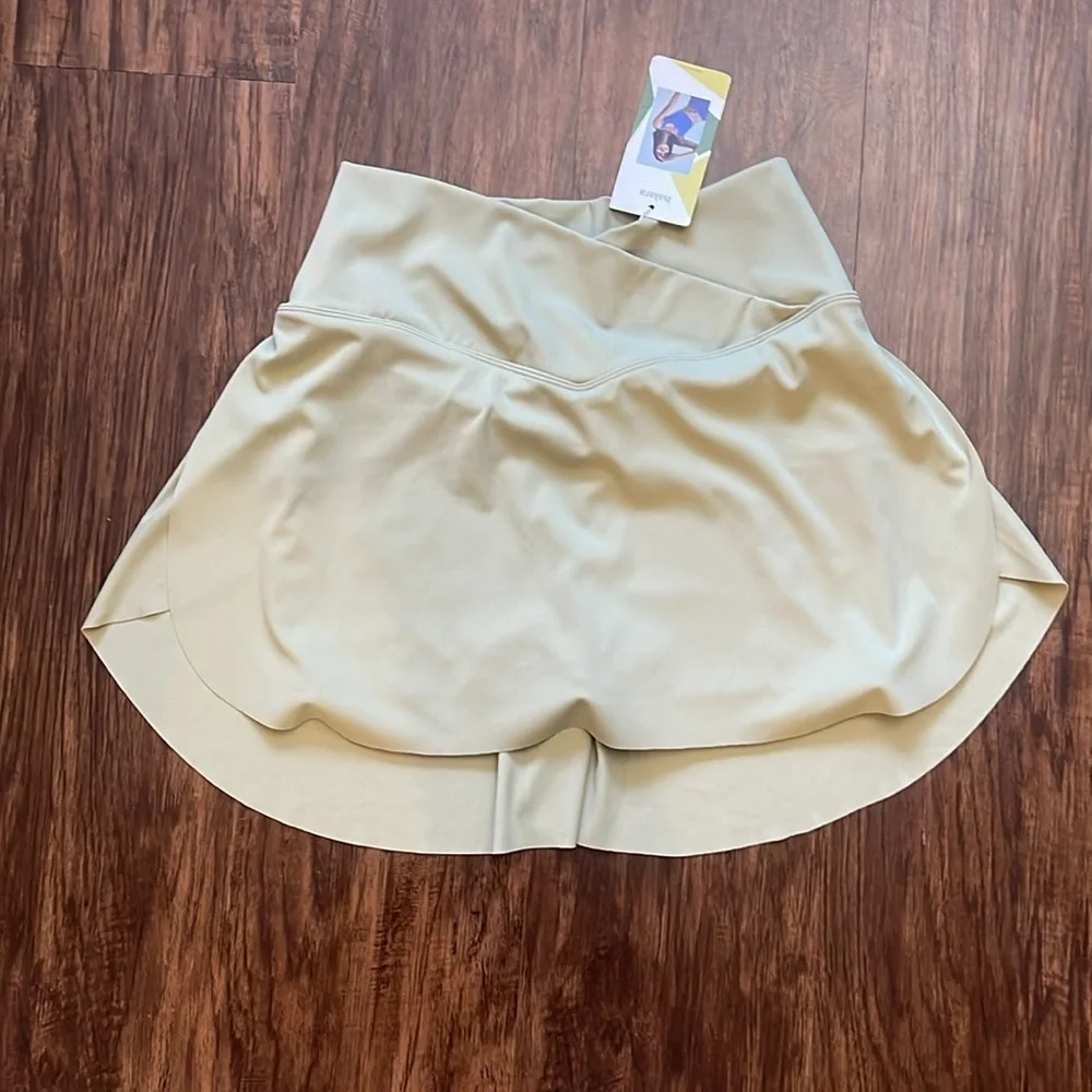 Nwt Halara High Waisted Crossover 2 in 1 skort pockets skirt seagrass Small